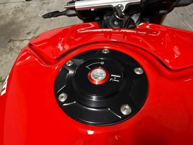 Ducati Panigale * v4s* CARFAX * БЕЗ ПЪРВОНАЧАЛНА ВНОСКА, снимка 8 - Мотоциклети и мототехника - 52882644