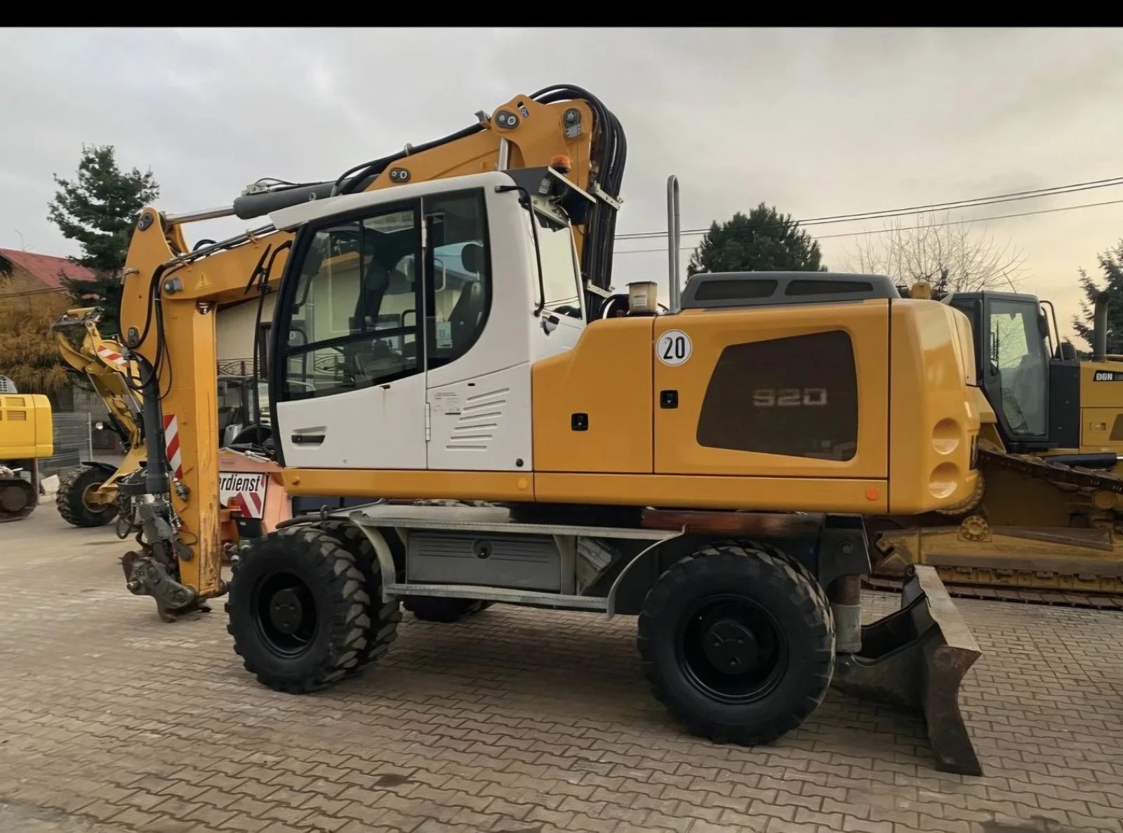 Багер Liebherr 920, снимка 5 - Индустриална техника - 53858757