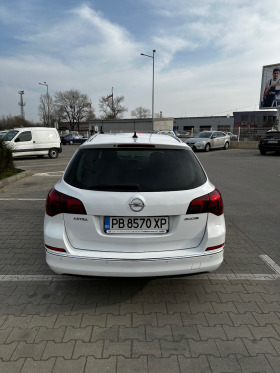 Opel Astra 1.6 Facelift, снимка 9 - Автомобили и джипове - 45628563