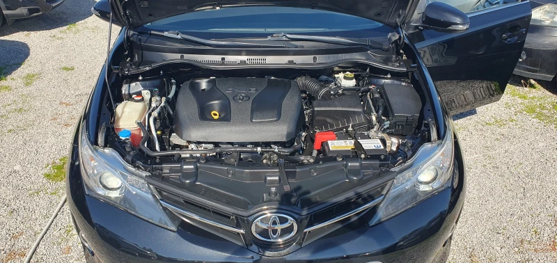 Toyota Auris 1.4D4D-145000км!!!!!, снимка 17 - Автомобили и джипове - 47590051