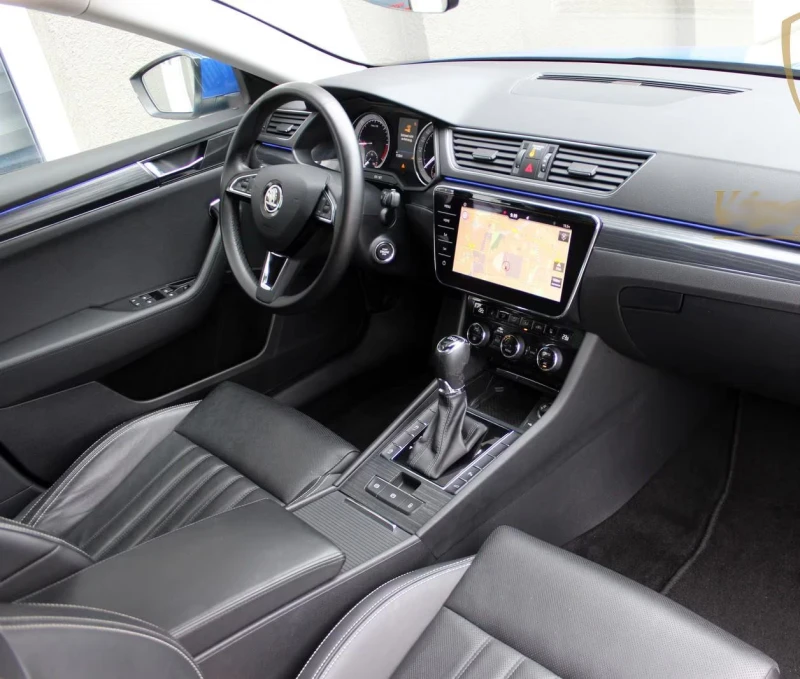 Skoda Superb 2.0TDI/190HP/PREMIUM/MASSAGE/MEMO/MATRIX/CAM/425g, снимка 11 - Автомобили и джипове - 51990725