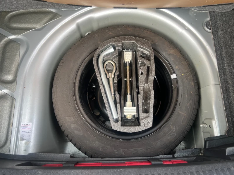 VW Polo 1.6tdi / 90к.с. / Навигация, снимка 14 - Автомобили и джипове - 52502861