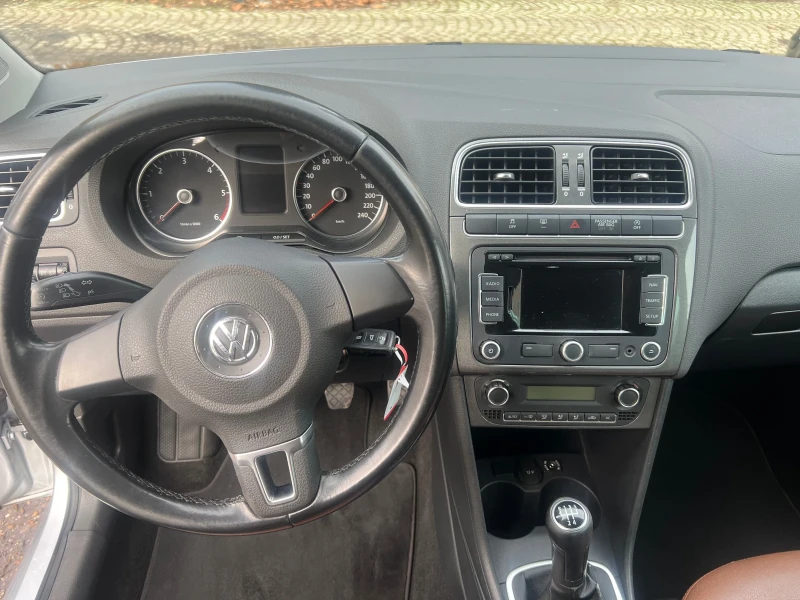VW Polo 1.6tdi / 90к.с. / Навигация, снимка 10 - Автомобили и джипове - 52502861