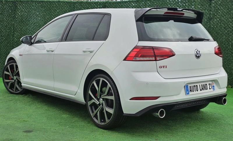 VW Golf 2.0 GTI* 245кс* PERFORMANCE* DIGITAL* 75000км, снимка 7 - Автомобили и джипове - 52595919