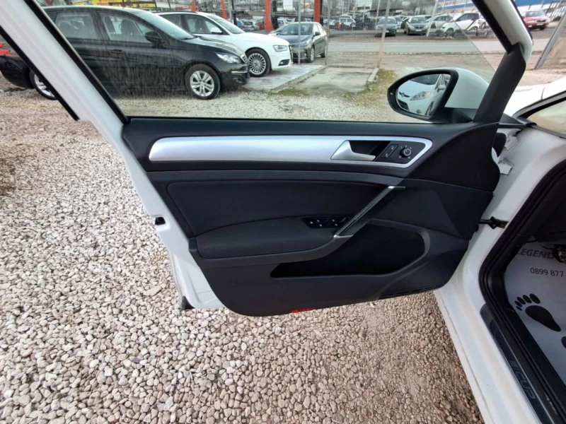 VW Golf 1.6TDI, снимка 9 - Автомобили и джипове - 53149570