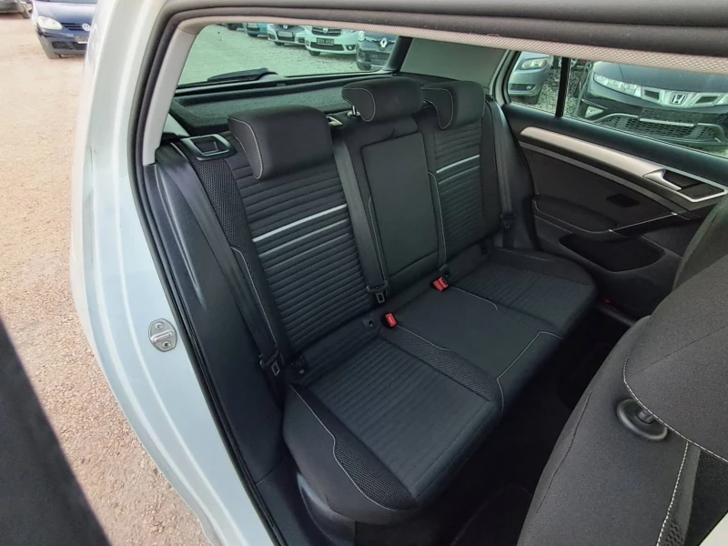 VW Golf 1.6TDI, снимка 12 - Автомобили и джипове - 53149570