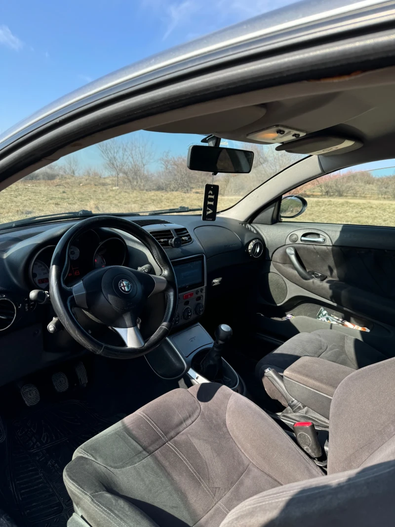 Alfa Romeo Gt Купе, снимка 12 - Автомобили и джипове - 53289672