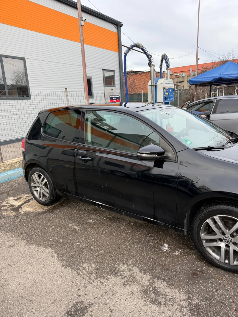 VW Golf 1.6 FSI, снимка 5 - Автомобили и джипове - 53540349