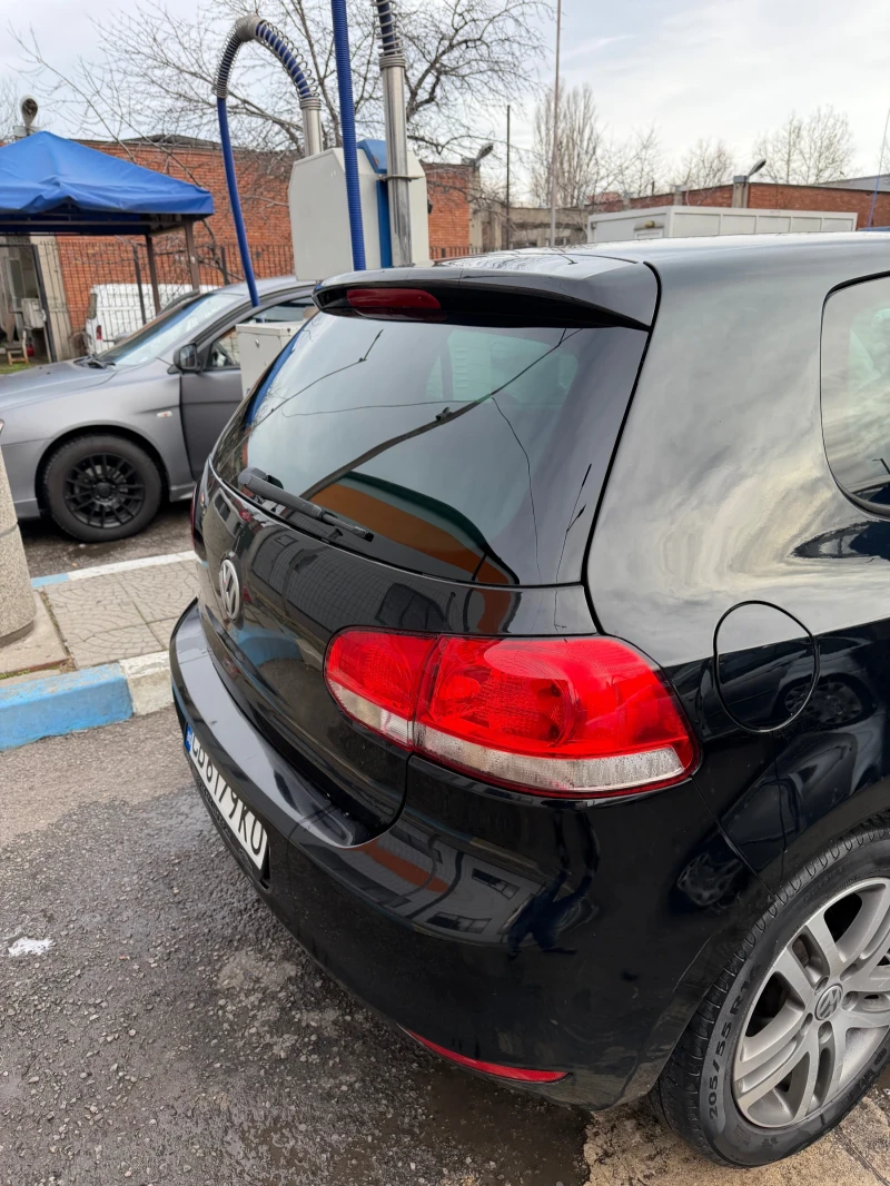 VW Golf 1.6 FSI, снимка 8 - Автомобили и джипове - 53540349
