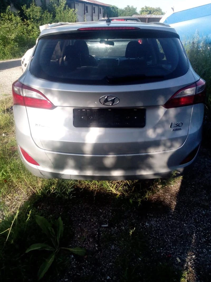 Hyundai I30 1,6CRDI, снимка 8 - Автомобили и джипове - 23235288