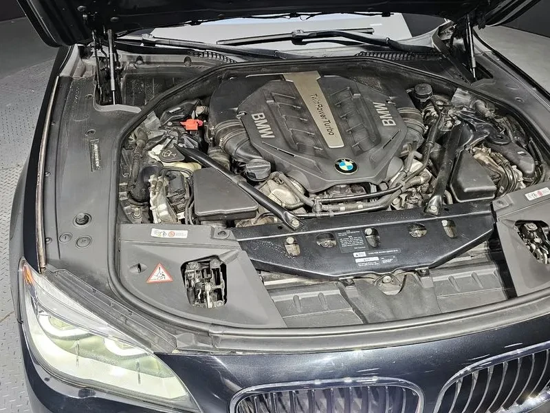 BMW 750 Li xDrive, снимка 6 - Автомобили и джипове - 53519427