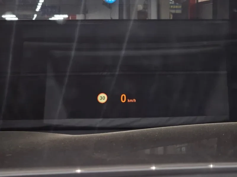 BMW 750 Li xDrive, снимка 17 - Автомобили и джипове - 53519427