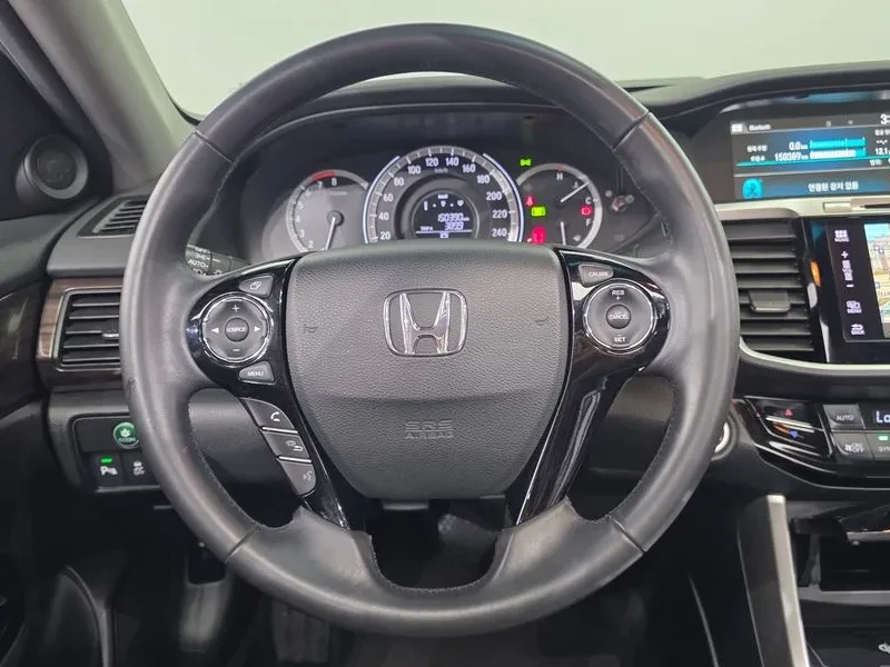 Honda Accord 2.4 9Th Generation, снимка 13 - Автомобили и джипове - 55920831