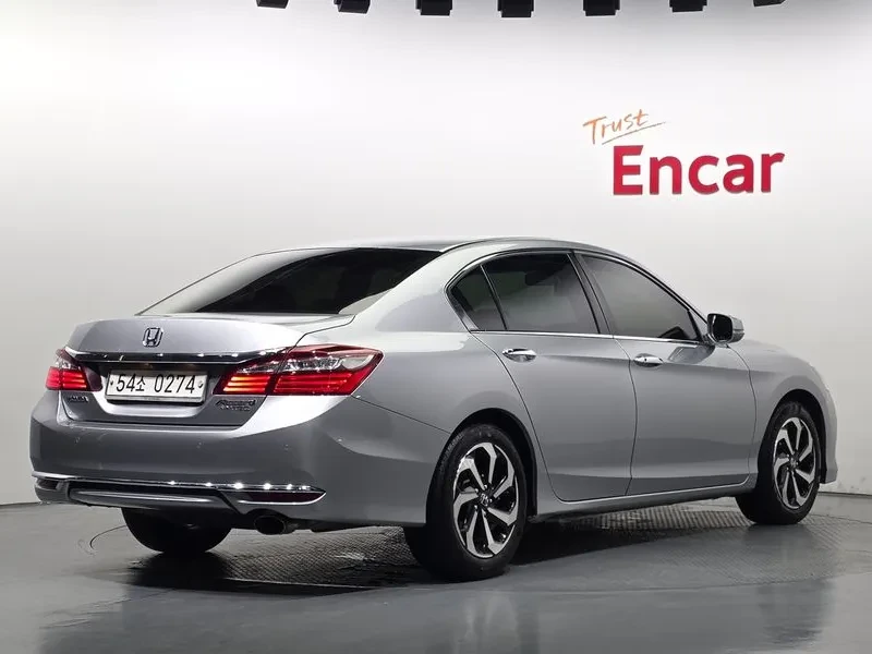 Honda Accord 2.4 9Th Generation, снимка 2 - Автомобили и джипове - 55920831