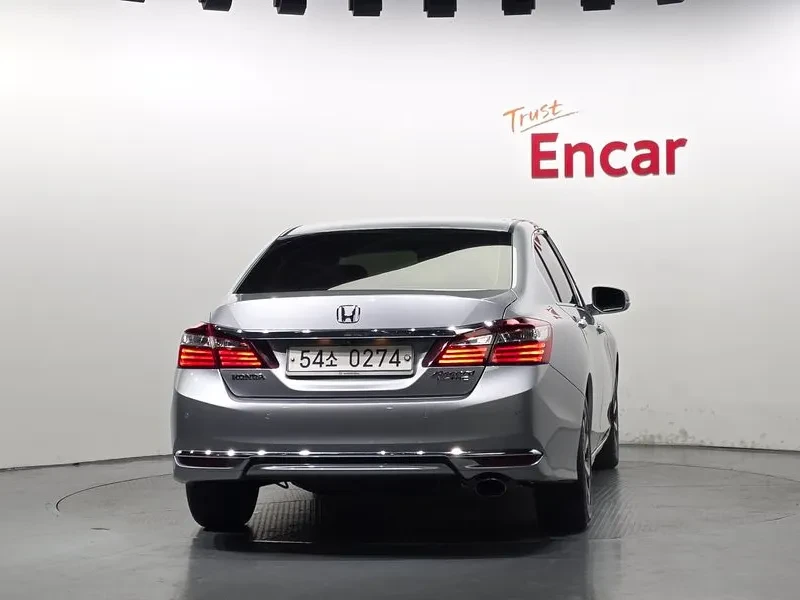 Honda Accord 2.4 9Th Generation, снимка 4 - Автомобили и джипове - 55920831