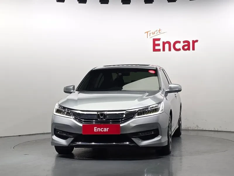 Honda Accord 2.4 9Th Generation, снимка 3 - Автомобили и джипове - 55920831