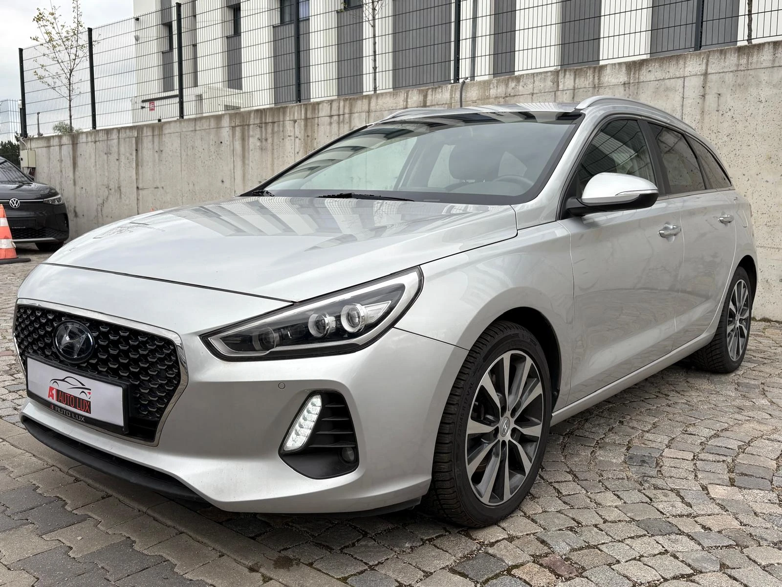 Hyundai I30 1.6CRDI/AUTO/NAVI/Xenon/360 /MULTY/117 хил.км.!!! - изображение 2