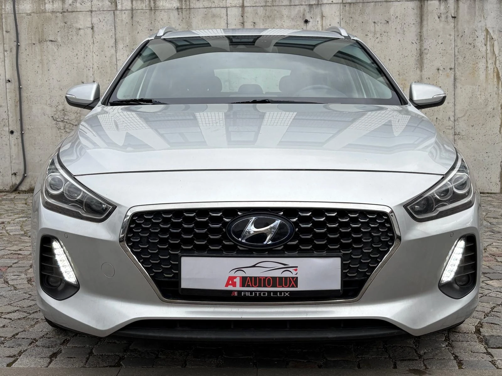 Hyundai I30 1.6CRDI/AUTO/NAVI/Xenon/360 /MULTY/117 хил.км.!!! | Mobile.bg — изображение 1