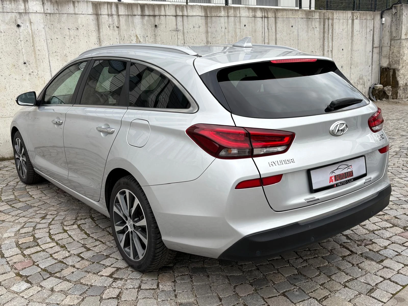 Hyundai I30 1.6CRDI/AUTO/NAVI/Xenon/360 /MULTY/117 хил.км.!!! - изображение 3