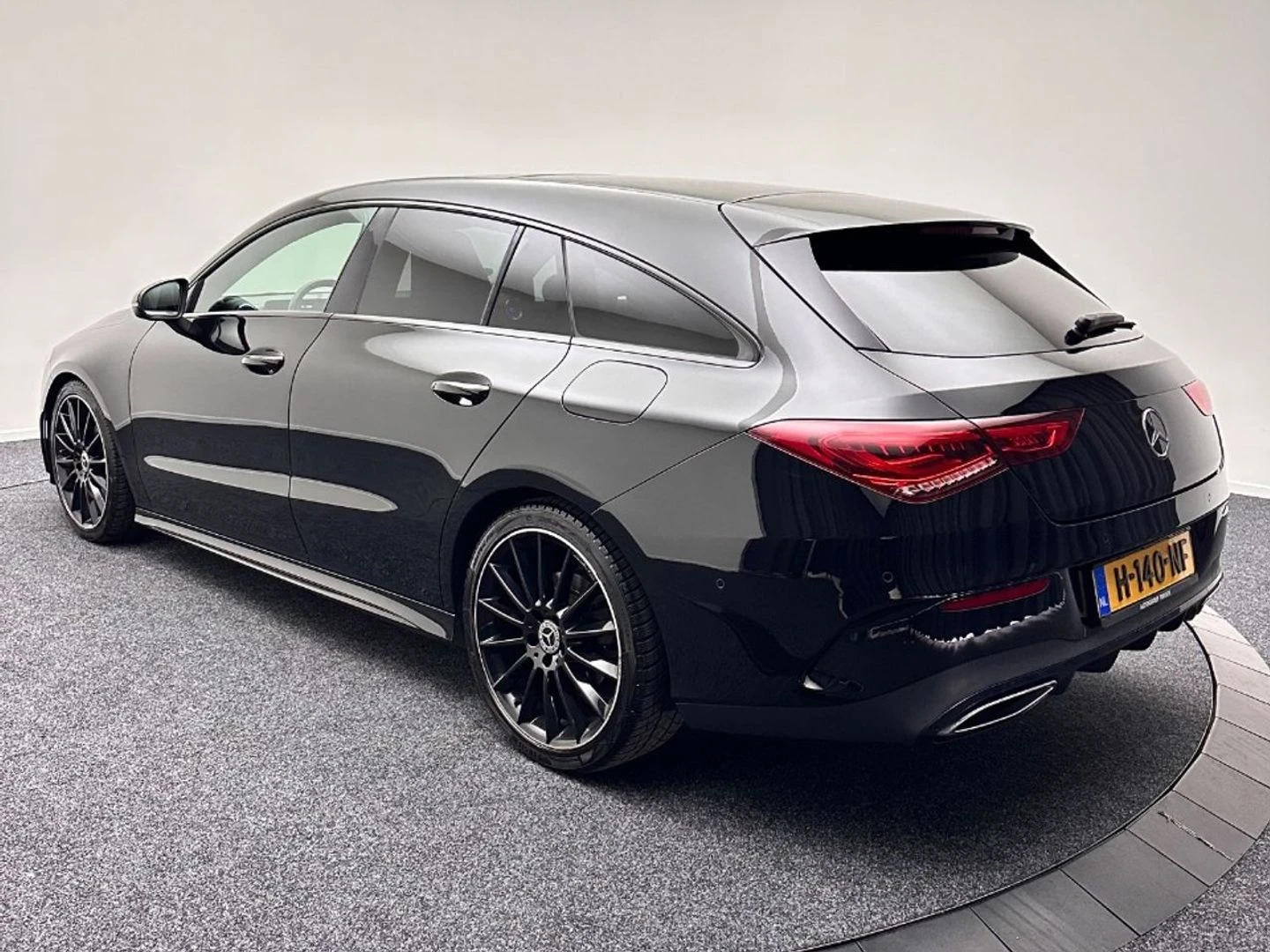 Mercedes-Benz CLA 200 200d Premium Plus - изображение 6