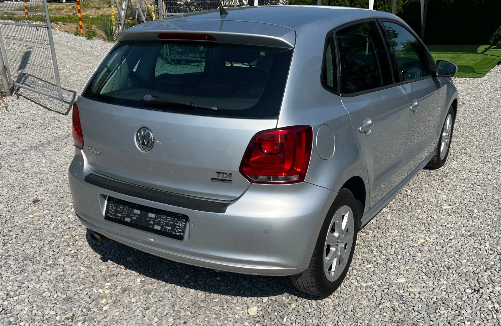 VW Polo 1.6tdi / 90к.с. / Навигация, снимка 5 - Автомобили и джипове - 52502861