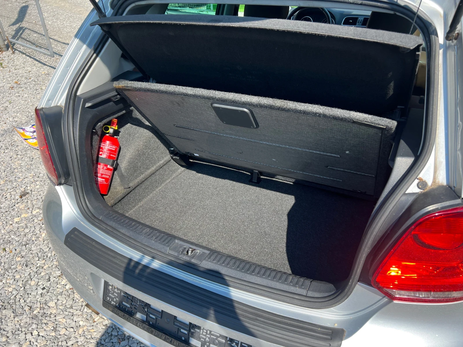 VW Polo 1.6tdi / 90к.с. / Навигация, снимка 13 - Автомобили и джипове - 52502861