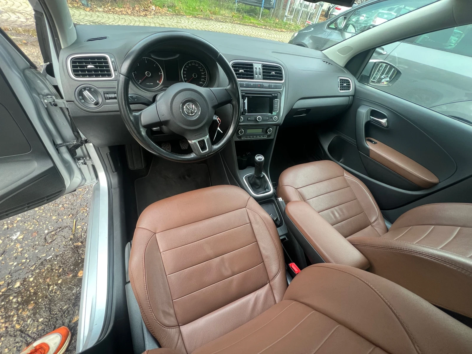 VW Polo 1.6tdi / 90к.с. / Навигация - изображение 9