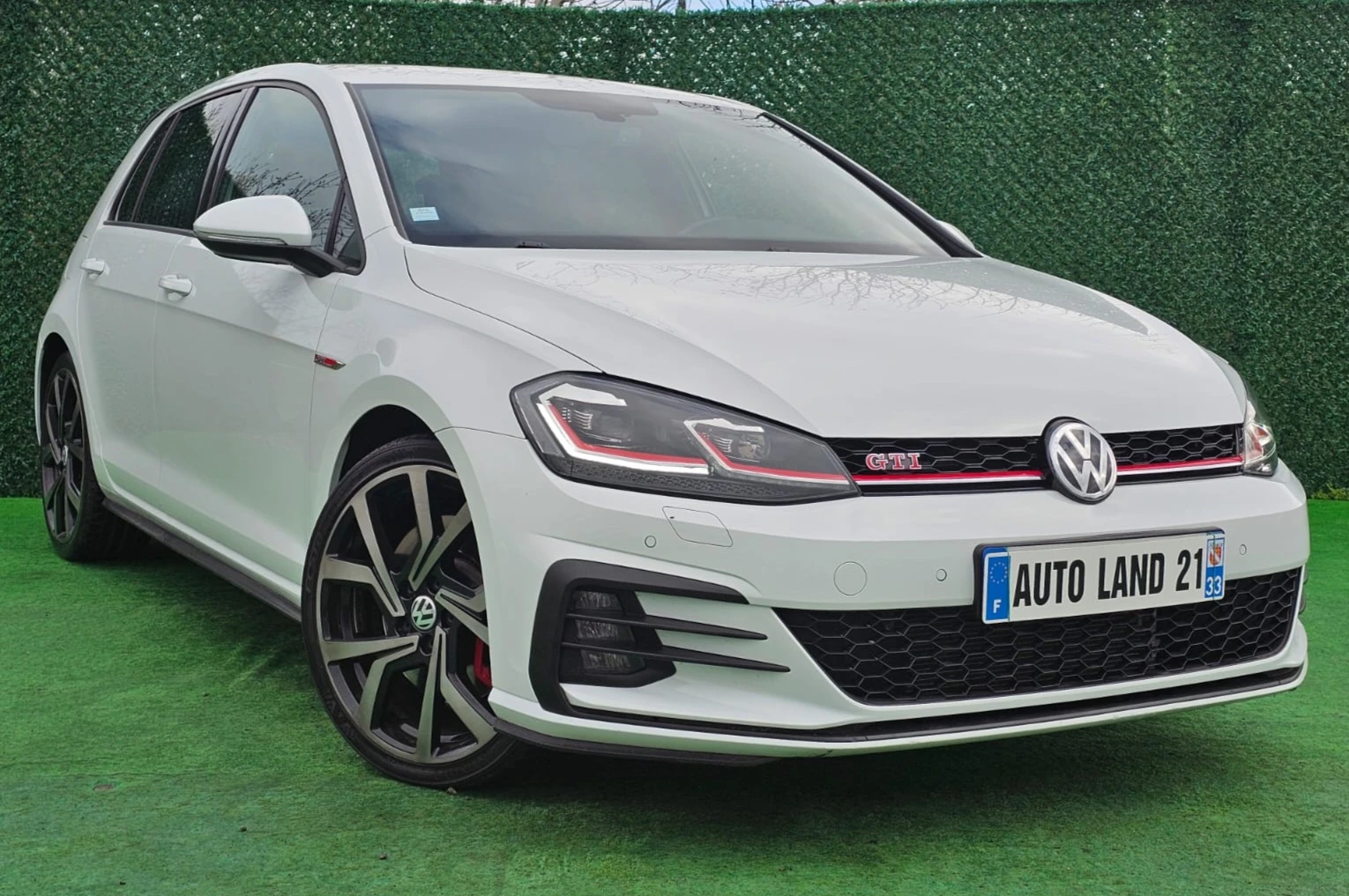 VW Golf 2.0 GTI* 245кс* PERFORMANCE* DIGITAL* 75000км - изображение 3