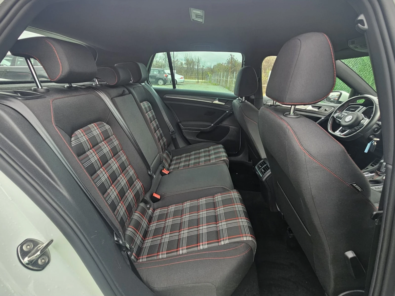 VW Golf 2.0 GTI* 245кс* PERFORMANCE* DIGITAL* 75000км - изображение 10