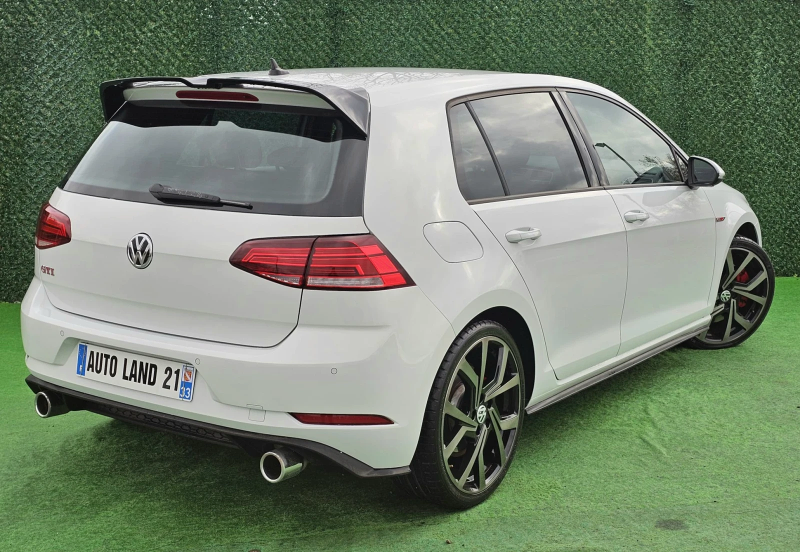 VW Golf 2.0 GTI* 245кс* PERFORMANCE* DIGITAL* 75000км - изображение 5