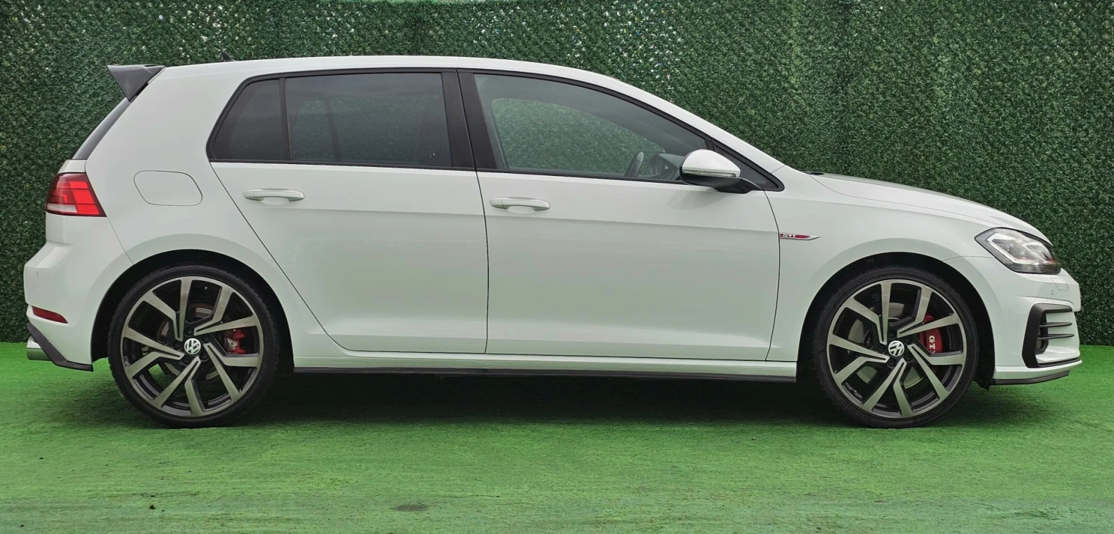 VW Golf 2.0 GTI* 245кс* PERFORMANCE* DIGITAL* 75000км - изображение 4