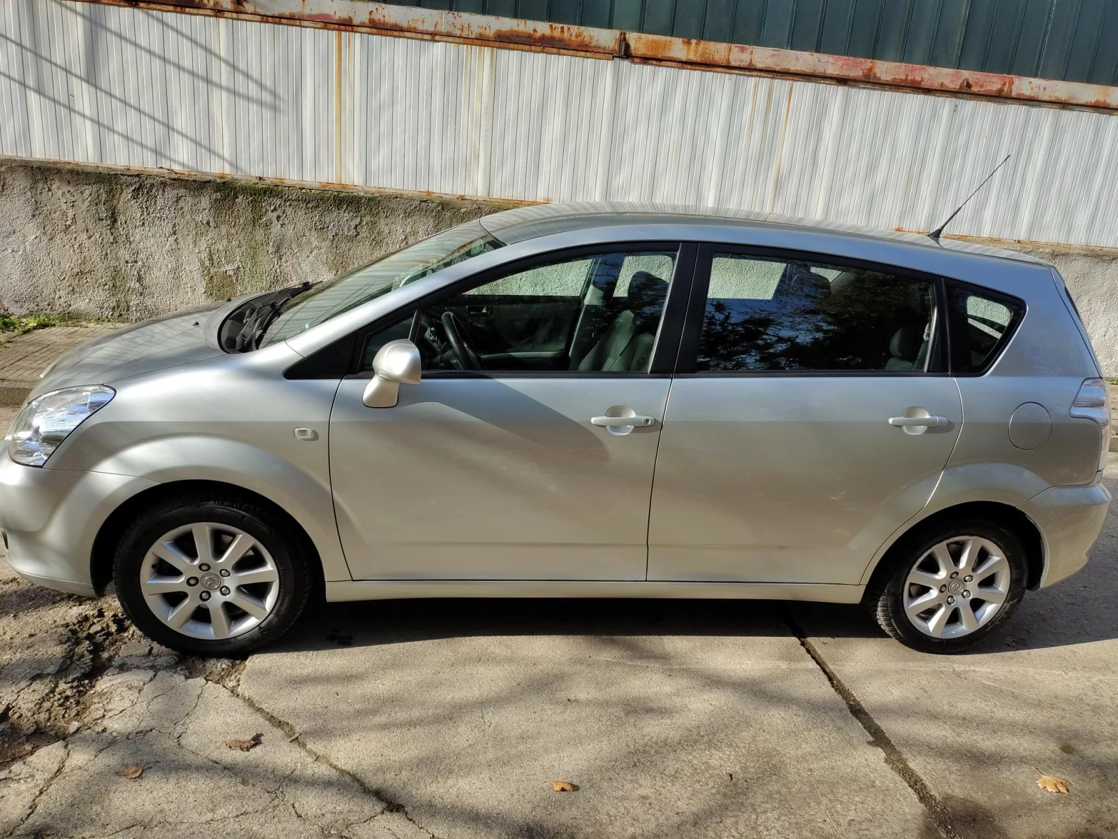 Toyota Corolla verso 1.8 VVT-i - изображение 2