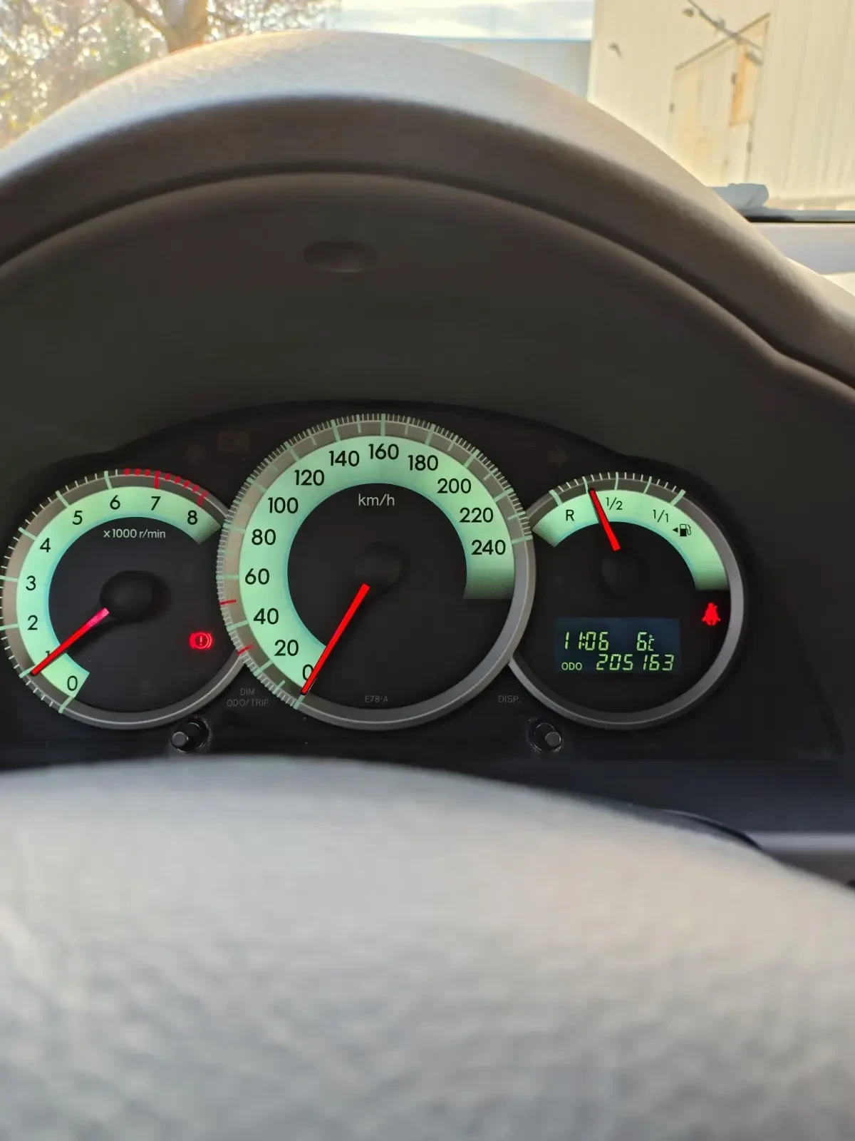 Toyota Corolla verso 1.8 VVT-i - изображение 7