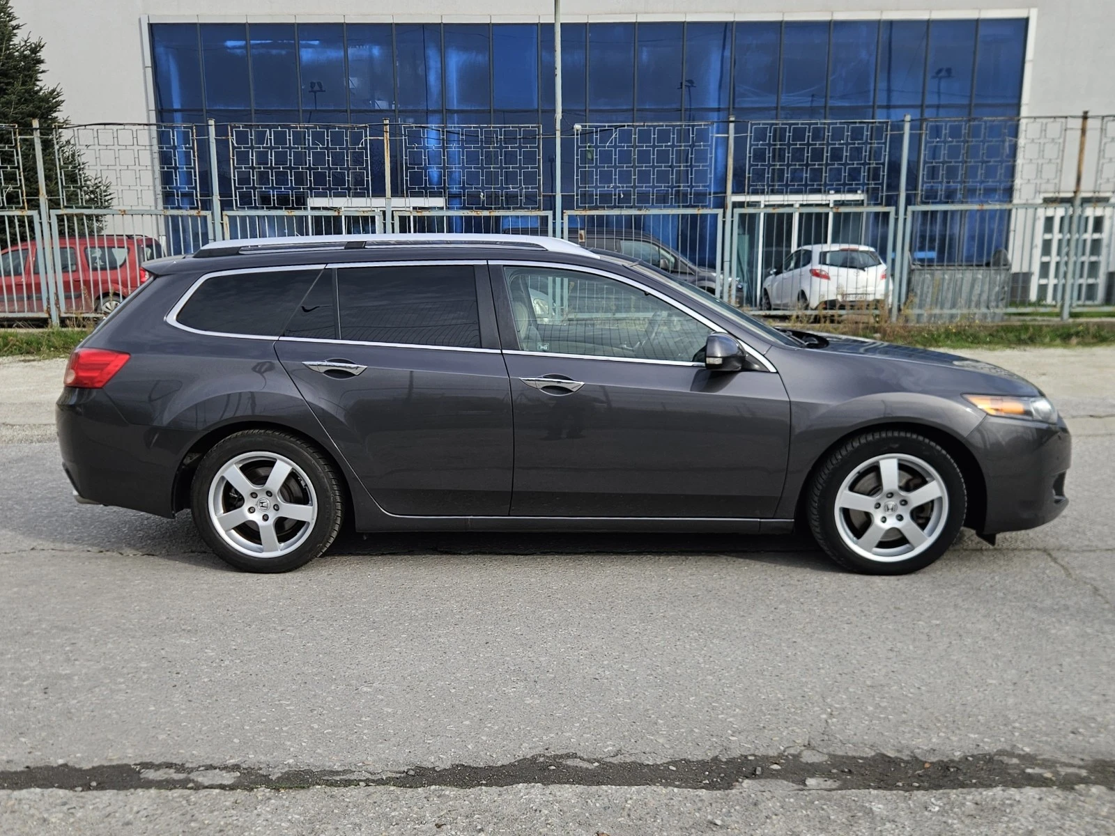 Honda Accord 2.4i-VTEC Distronic* Line Asist* Navi* TUV 2026г. - изображение 4