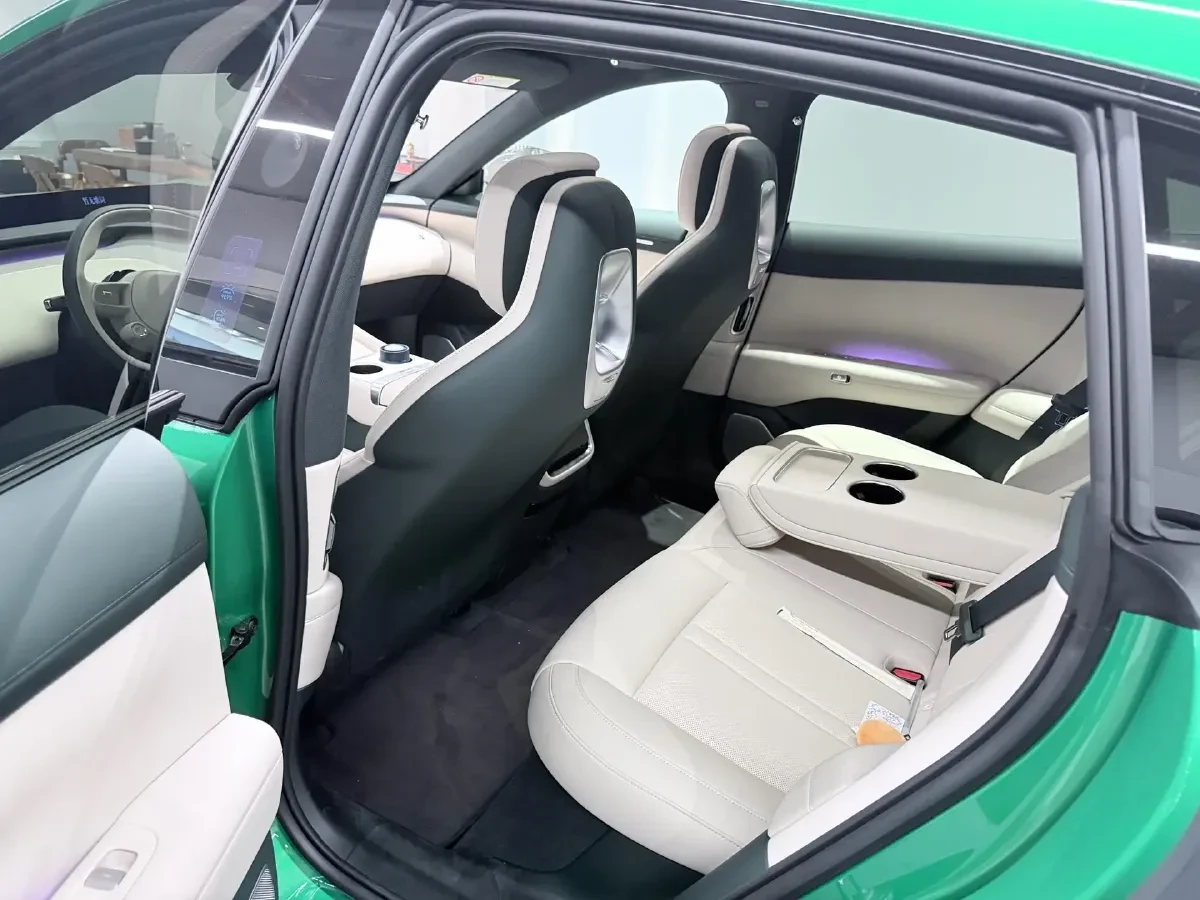 Xiaomi YU7 Pro 96.3 kWh, снимка 7 - Автомобили и джипове - 53883572