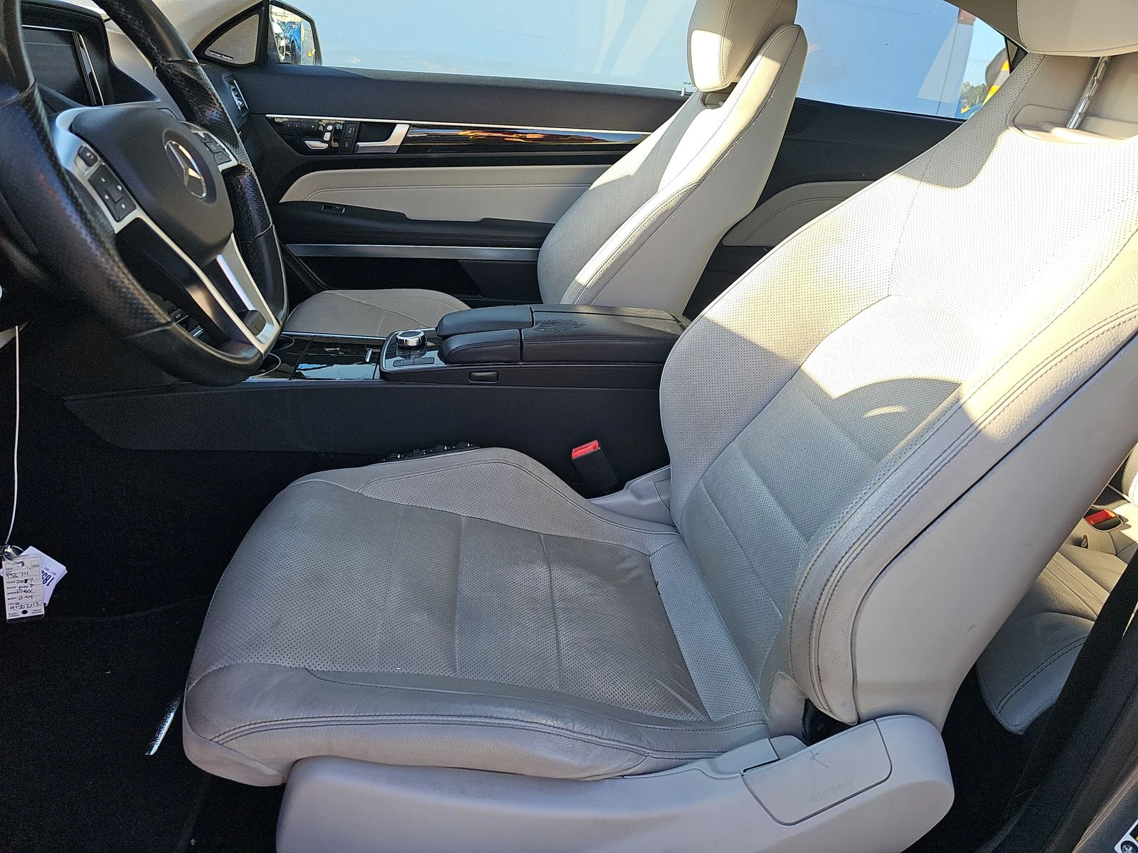 Mercedes-Benz E 400 AMG* PACK* HARMON* KARDON* LANE* ASSIST* МЪРТВА* Т, снимка 11 - Автомобили и джипове - 53915101