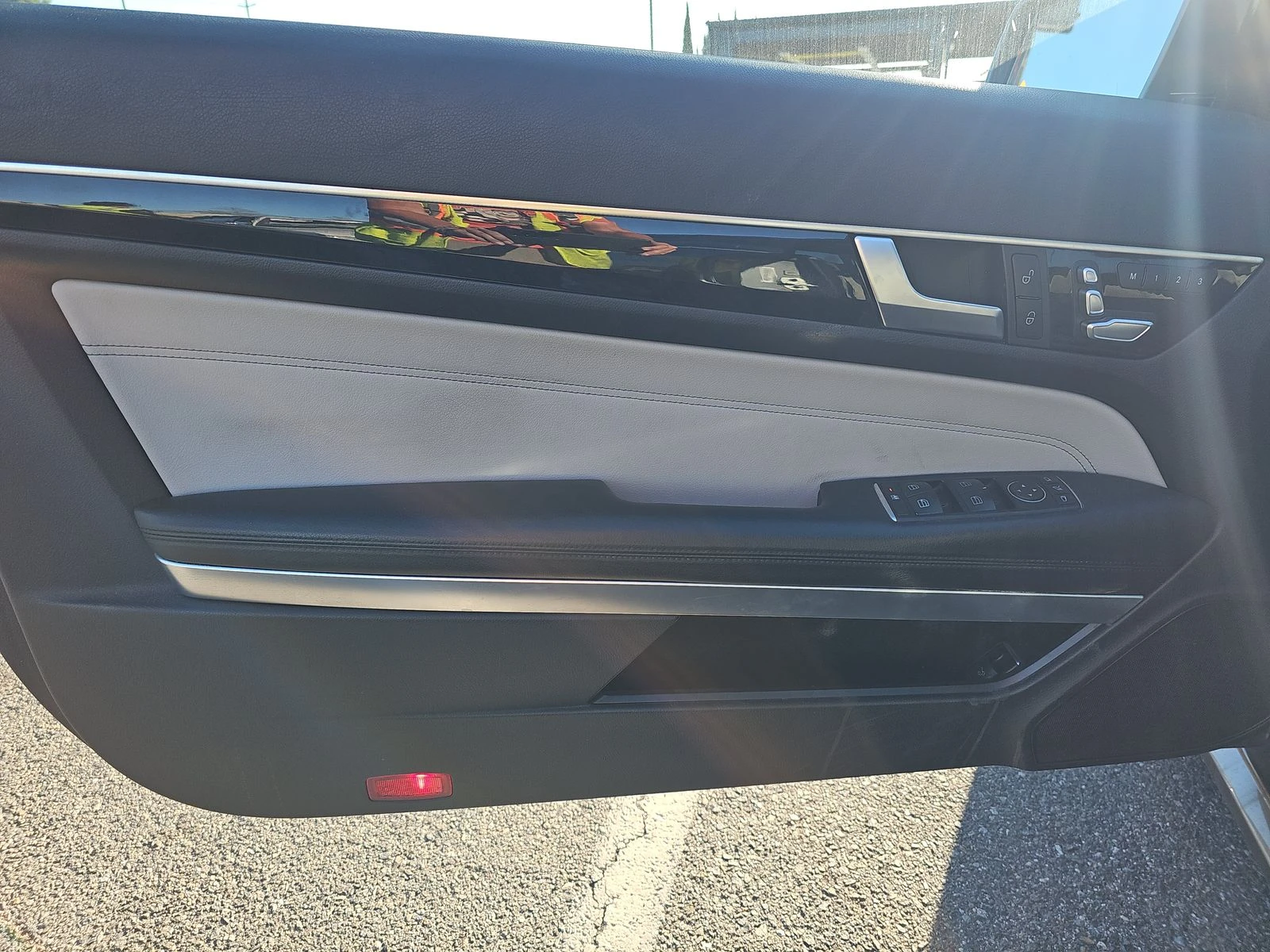 Mercedes-Benz E 400 AMG* PACK* HARMON* KARDON* LANE* ASSIST* МЪРТВА* Т, снимка 7 - Автомобили и джипове - 53915101