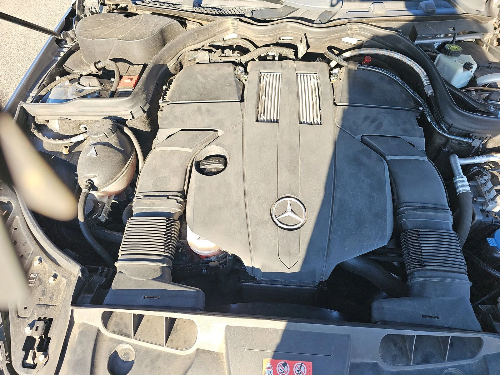 Mercedes-Benz E 400 AMG* PACK* HARMON* KARDON* LANE* ASSIST* МЪРТВА* Т, снимка 15 - Автомобили и джипове - 53915101