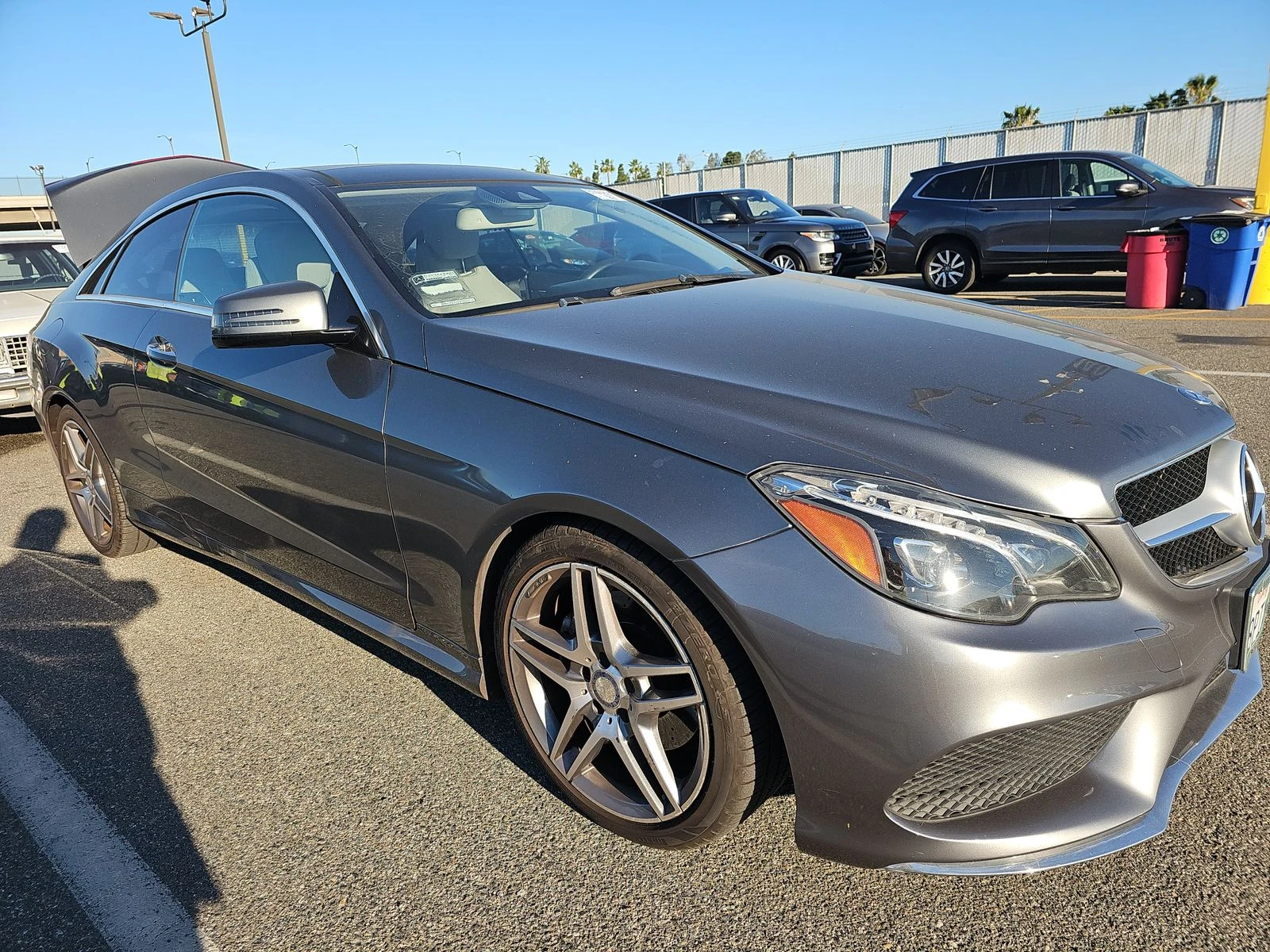 Mercedes-Benz E 400 AMG* PACK* HARMON* KARDON* LANE* ASSIST* МЪРТВА* Т, снимка 3 - Автомобили и джипове - 53915101