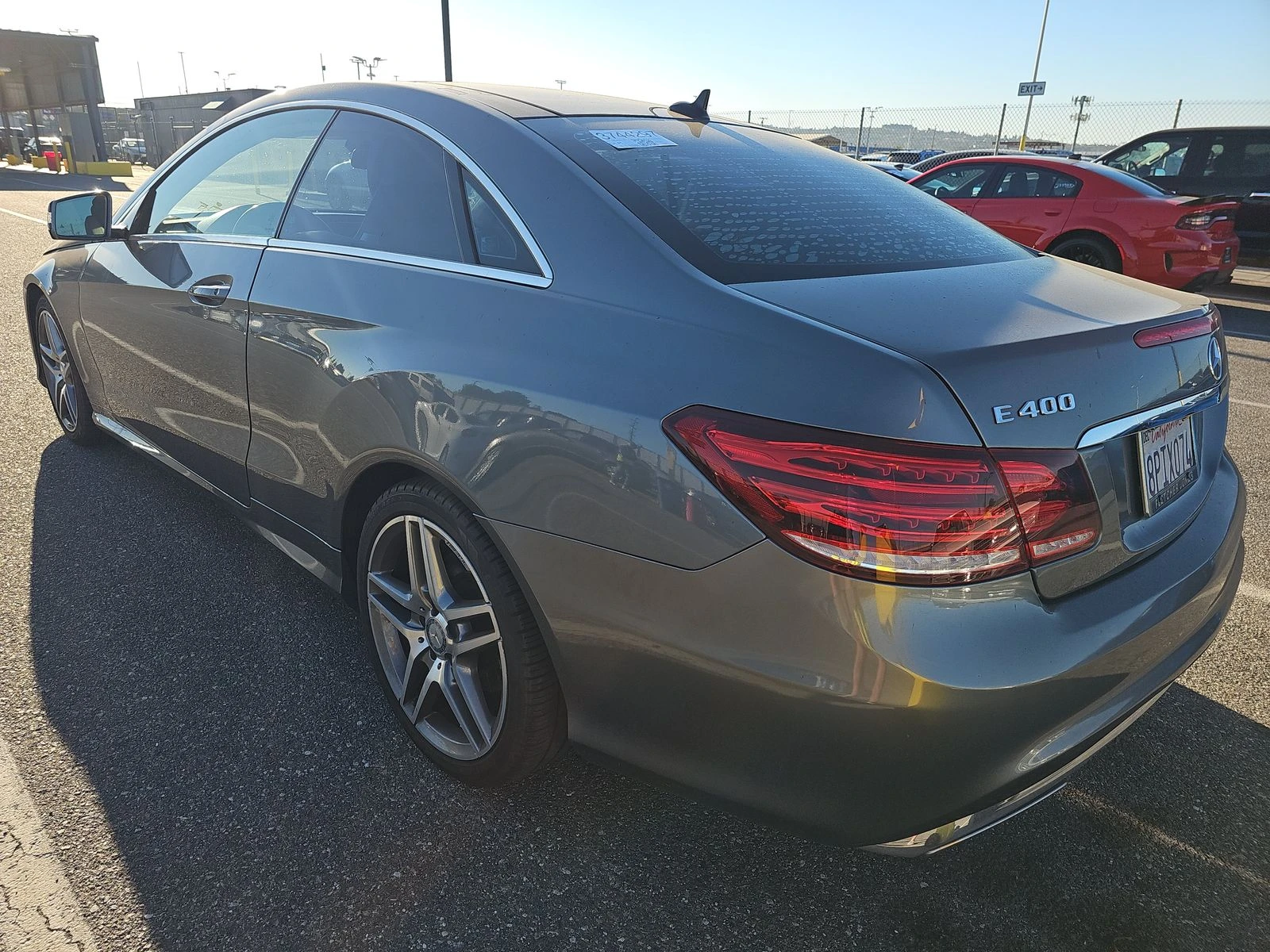 Mercedes-Benz E 400 AMG* PACK* HARMON* KARDON* LANE* ASSIST* МЪРТВА* Т, снимка 4 - Автомобили и джипове - 53915101