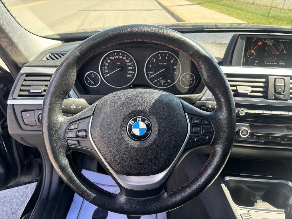 BMW 320 xDrive* AвтоКредит * (ЦЕНА ДО БГ), снимка 13 - Автомобили и джипове - 54282863