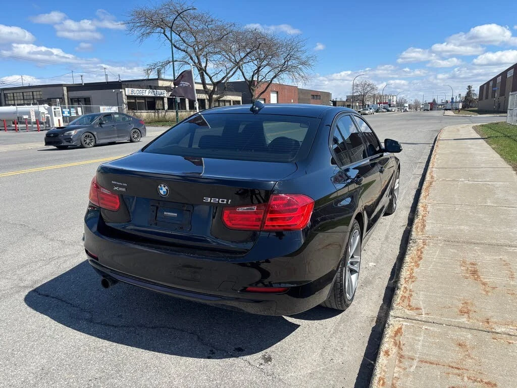 BMW 320 xDrive* AвтоКредит * (ЦЕНА ДО БГ), снимка 5 - Автомобили и джипове - 54282863