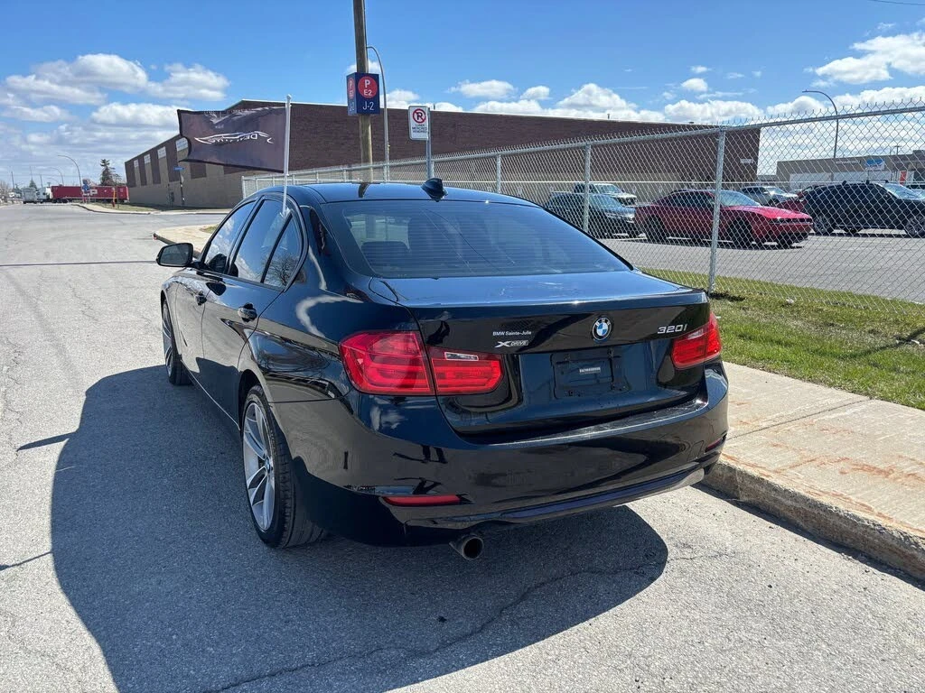 BMW 320 xDrive* AвтоКредит * (ЦЕНА ДО БГ), снимка 3 - Автомобили и джипове - 54282863