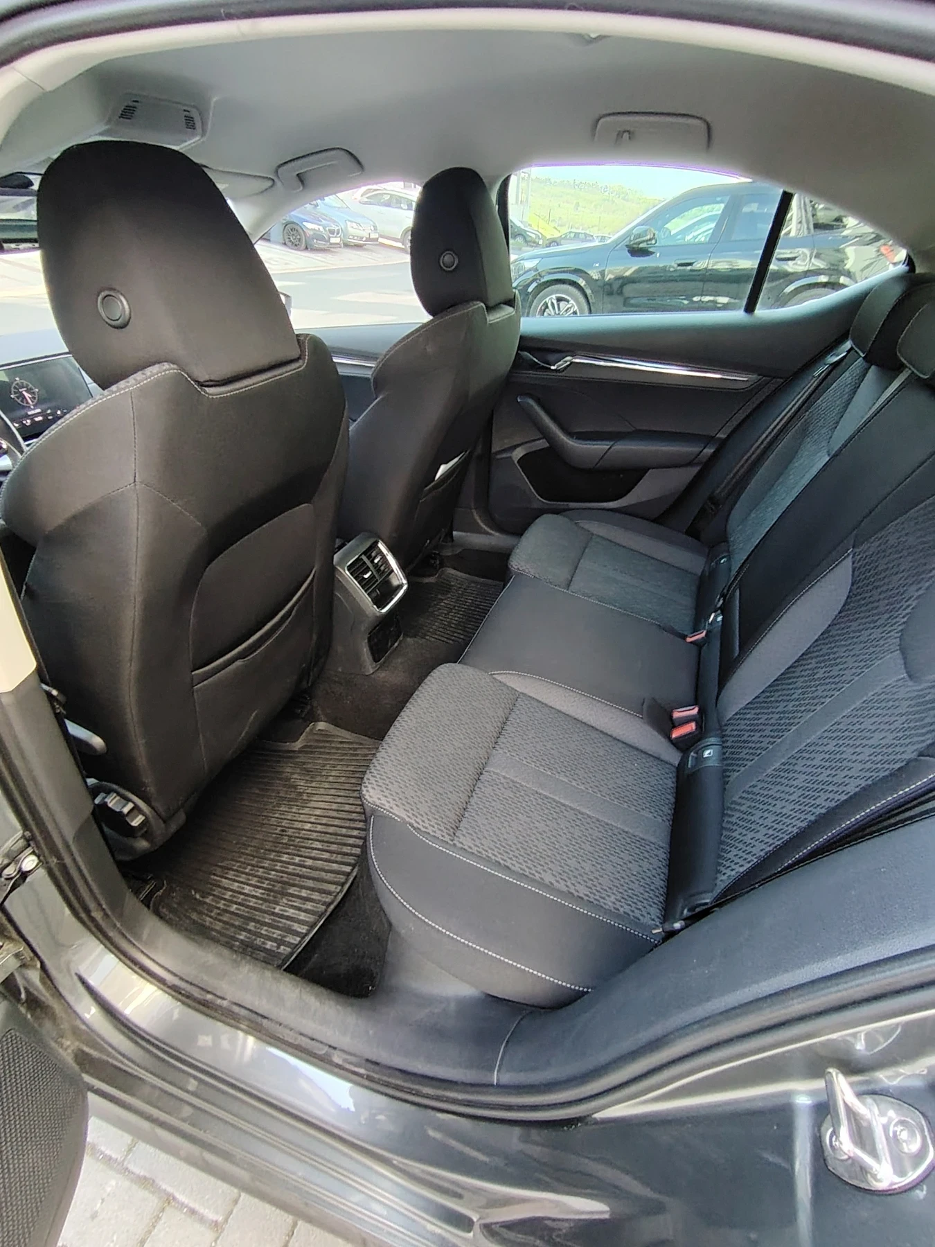 Skoda Octavia, снимка 5 - Автомобили и джипове - 54441960