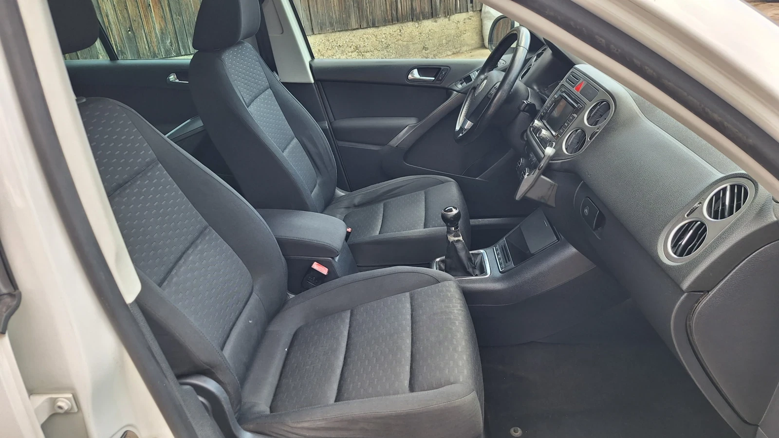 VW Tiguan 2.0TDI 4Motion, снимка 10 - Автомобили и джипове - 55247737