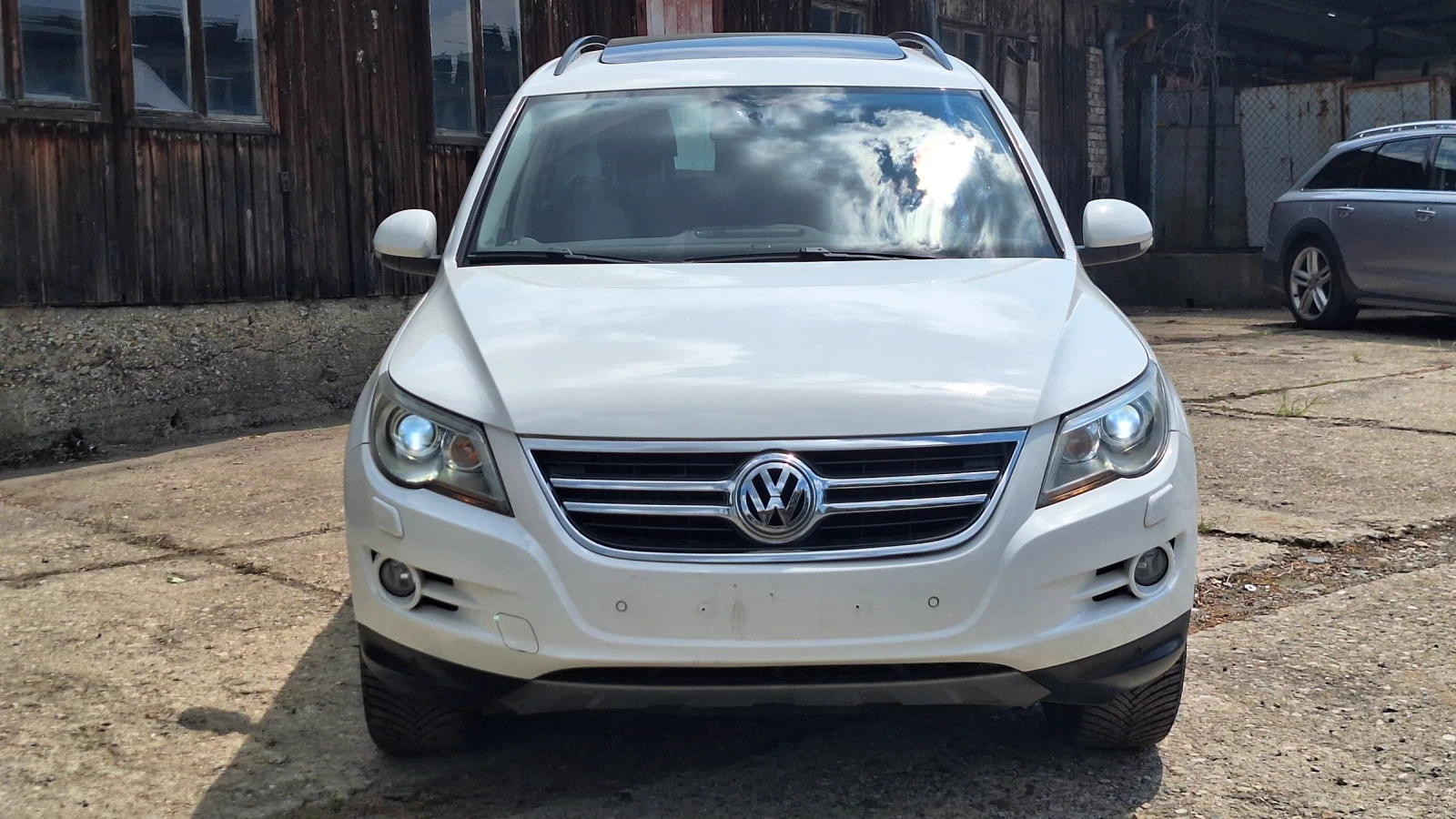 VW Tiguan 2.0TDI 4Motion, снимка 7 - Автомобили и джипове - 55247737