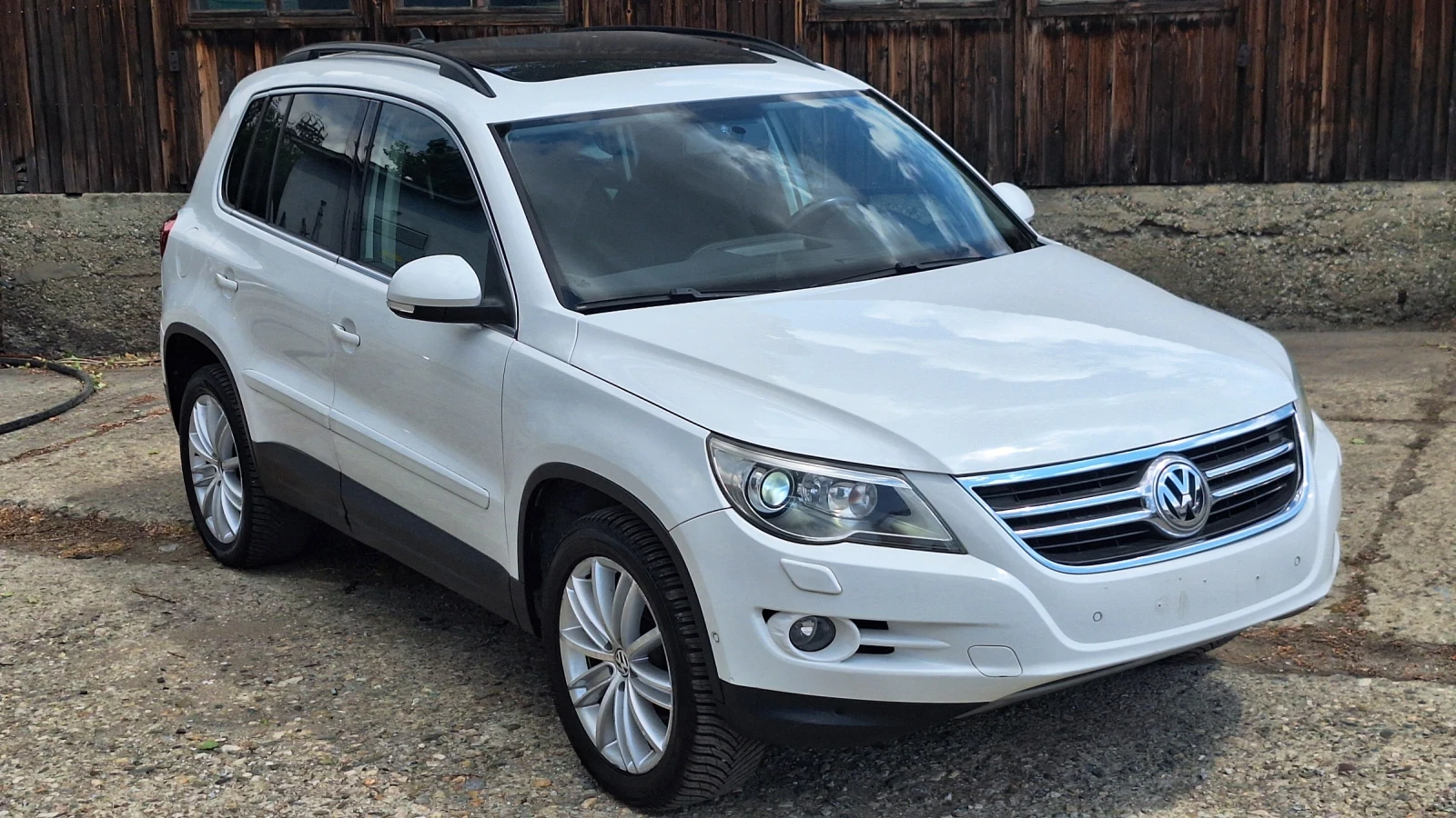 VW Tiguan 2.0TDI 4Motion, снимка 8 - Автомобили и джипове - 55247737
