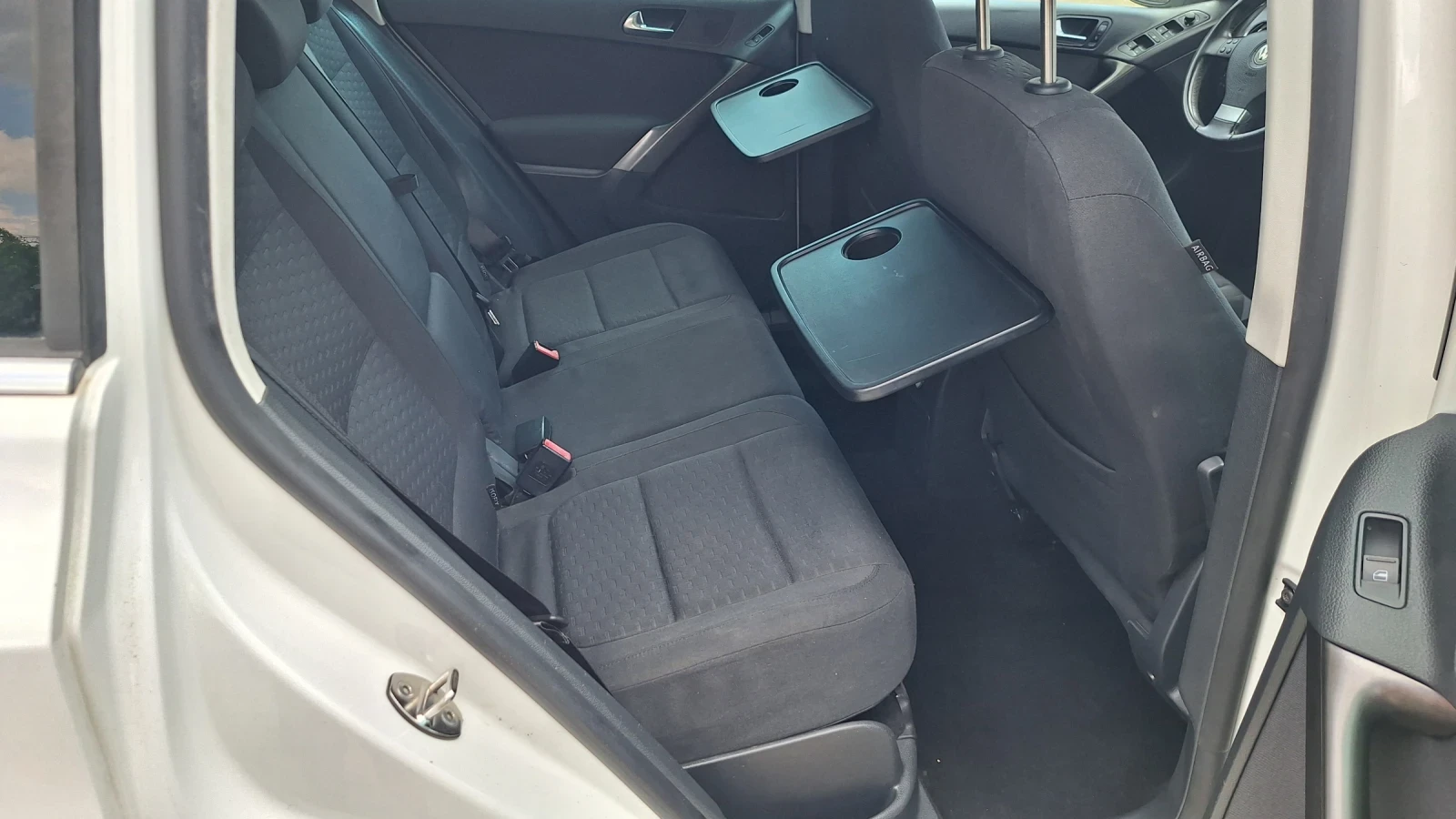 VW Tiguan 2.0TDI 4Motion, снимка 12 - Автомобили и джипове - 55247737