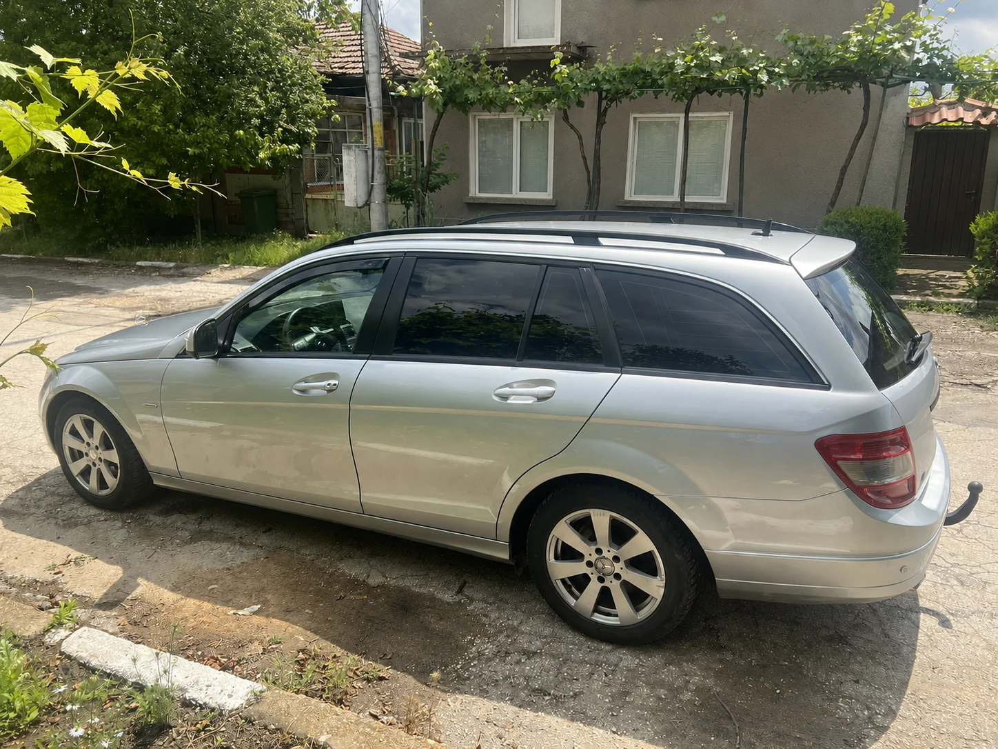 Mercedes-Benz C 220, снимка 3 - Автомобили и джипове - 54795511