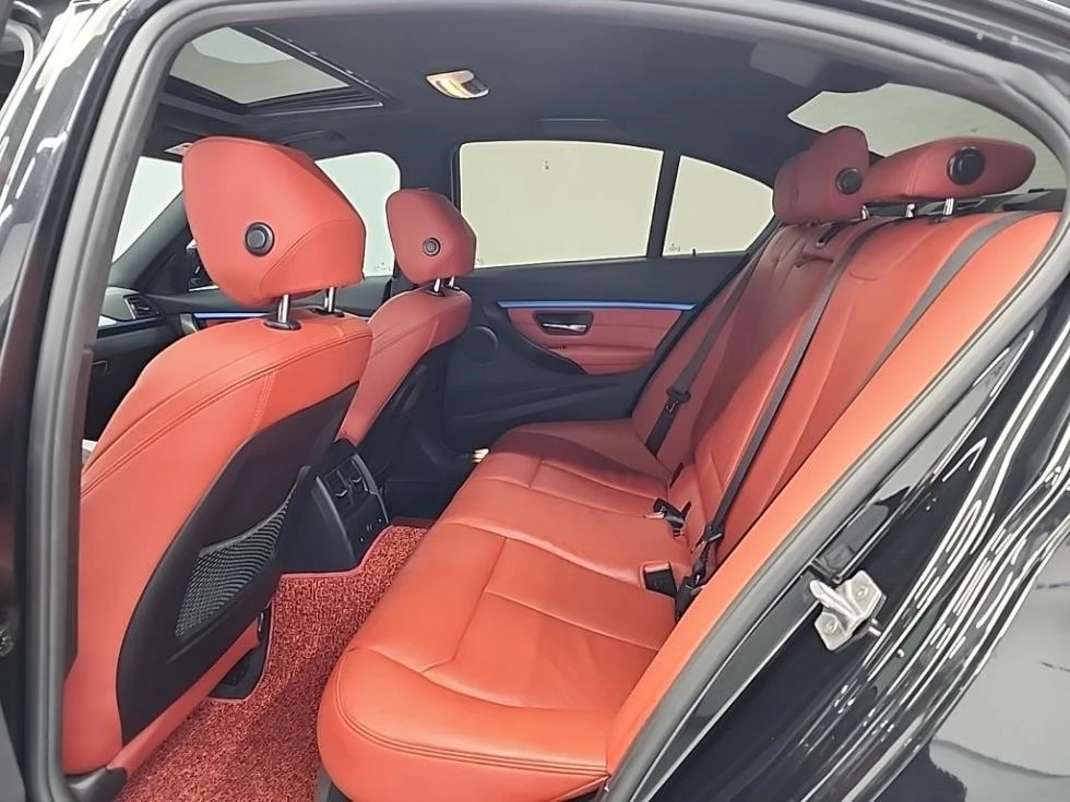 BMW 330 M-pack Line assist/ подгрев, снимка 11 - Автомобили и джипове - 54978183